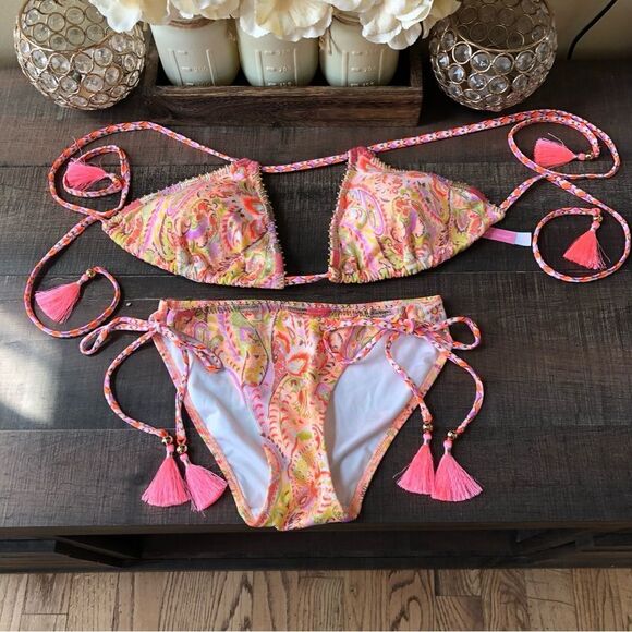 Victoria’s Secret Bikini - Picture 1 of 9